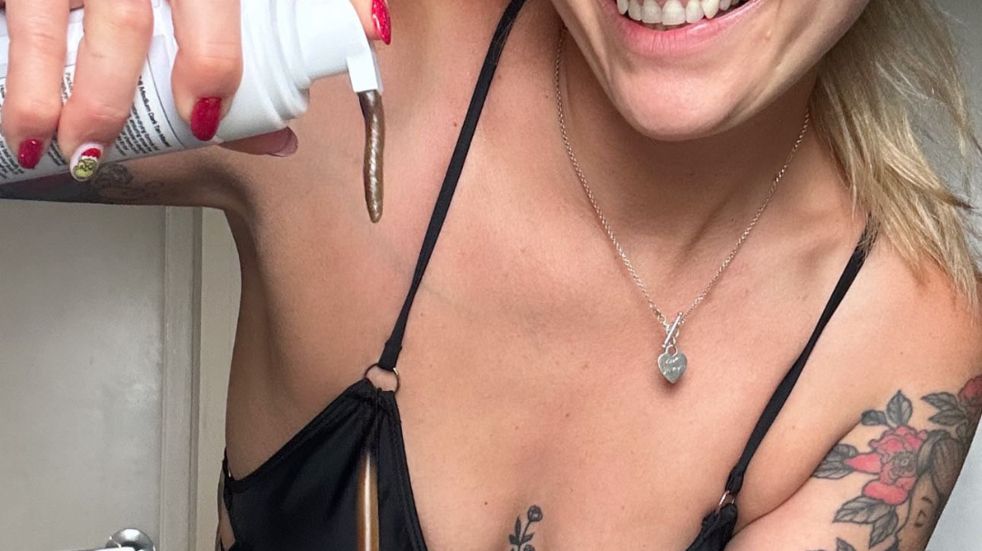 Self Tan vs Spray Tan – Which One’s Right for You?