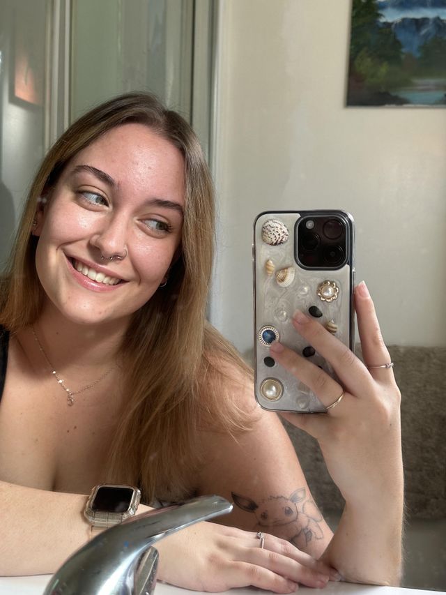 Perfect for dark face tan.